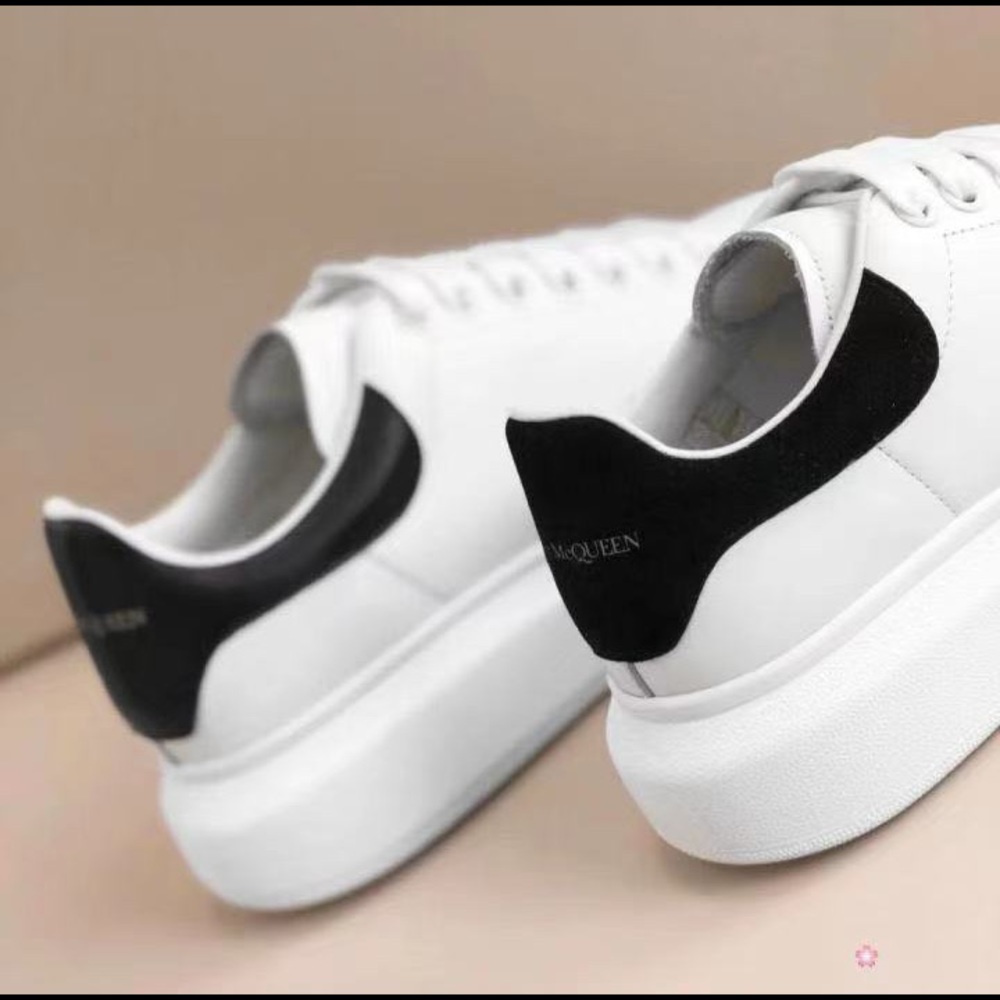 Sports shoes small white shoes Alexander McQueen - Picture 4 of 6